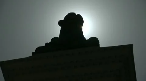 Timelapse Statue In The Sun