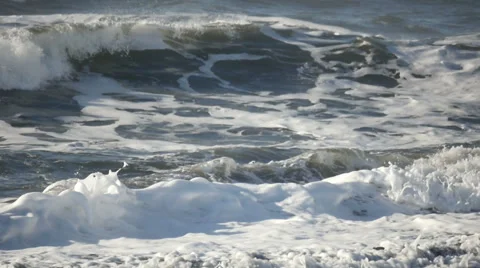 Slowmotion Ocean Waves Breaking