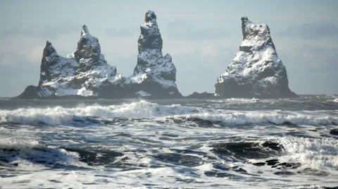Slowmotion Waves Three Pinnacles Vik Reynisdrangar