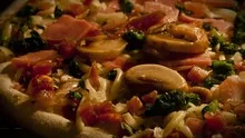 Timelapse Pizza in Oven