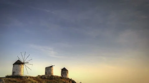Naxos Tripodes