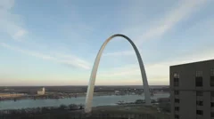 4K Time Lapse Gateway Arch St. Louis Zoom In Aerial View