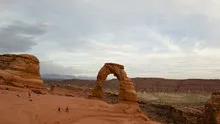 4K Time lapse zoom out Delicate Arch Utah