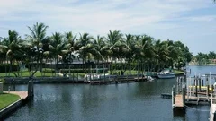 Coastal Homes And  Boats