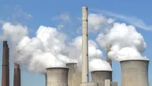 Power plant with huge cooling towers